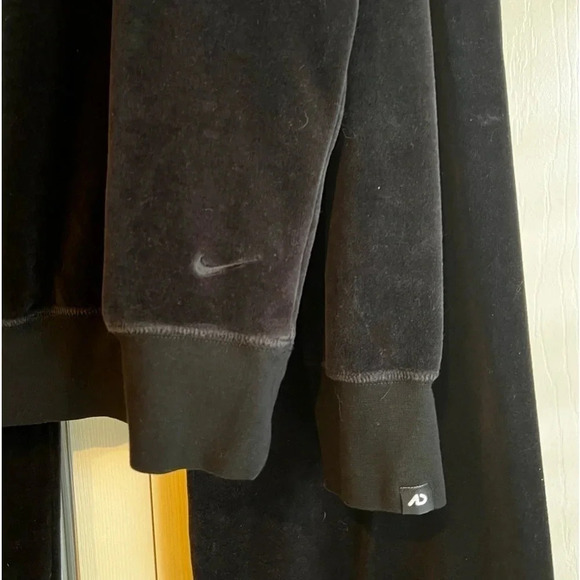 COPY - Nike the Athletic Department Retro 90s velour 2 piece set XL bottom/M top - Picture 4 of 16
